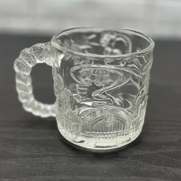 McDonalds VINTAGE 1995 Batman Forever Glass Mug Cup TWO-FACE - Picture 3 of 7